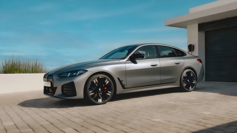 क्या नई BMW i4 M60 अपनी ही M3 को गद्दी से उतार सकती है? नए मॉडल की आधिकारिक छवियां जारी की गईं, अधिकतम शक्ति 601 हॉर्स पावर तक बढ़ गई है।